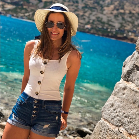 Meet your Posher, Ellie - Picture 1 of 1